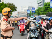 Tin tức trong ngày - Cảnh sát giao thông TPHCM nói về việc trả thưởng cho người báo vi phạm