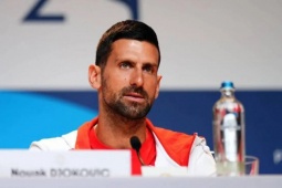 Thể thao - Djokovic vẫn sợ hãi khi nghi ngờ ăn phải &quot;chất lạ&quot; tại Australian Open