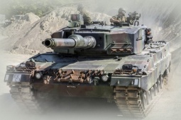 Khoảnh khắc 'xe tăng Leopard 2A4 Ukraine' nổ tung do trúng drone Nga