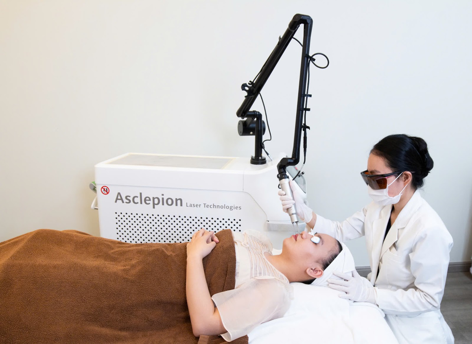 Ths.BS CKII Nguyễn Phương Thảo điều trị với công nghệ Laser PicoStar