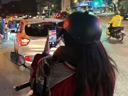 Bạn trẻ - Cuộc sống - 'Thợ săn' người vi phạm luật giao thông