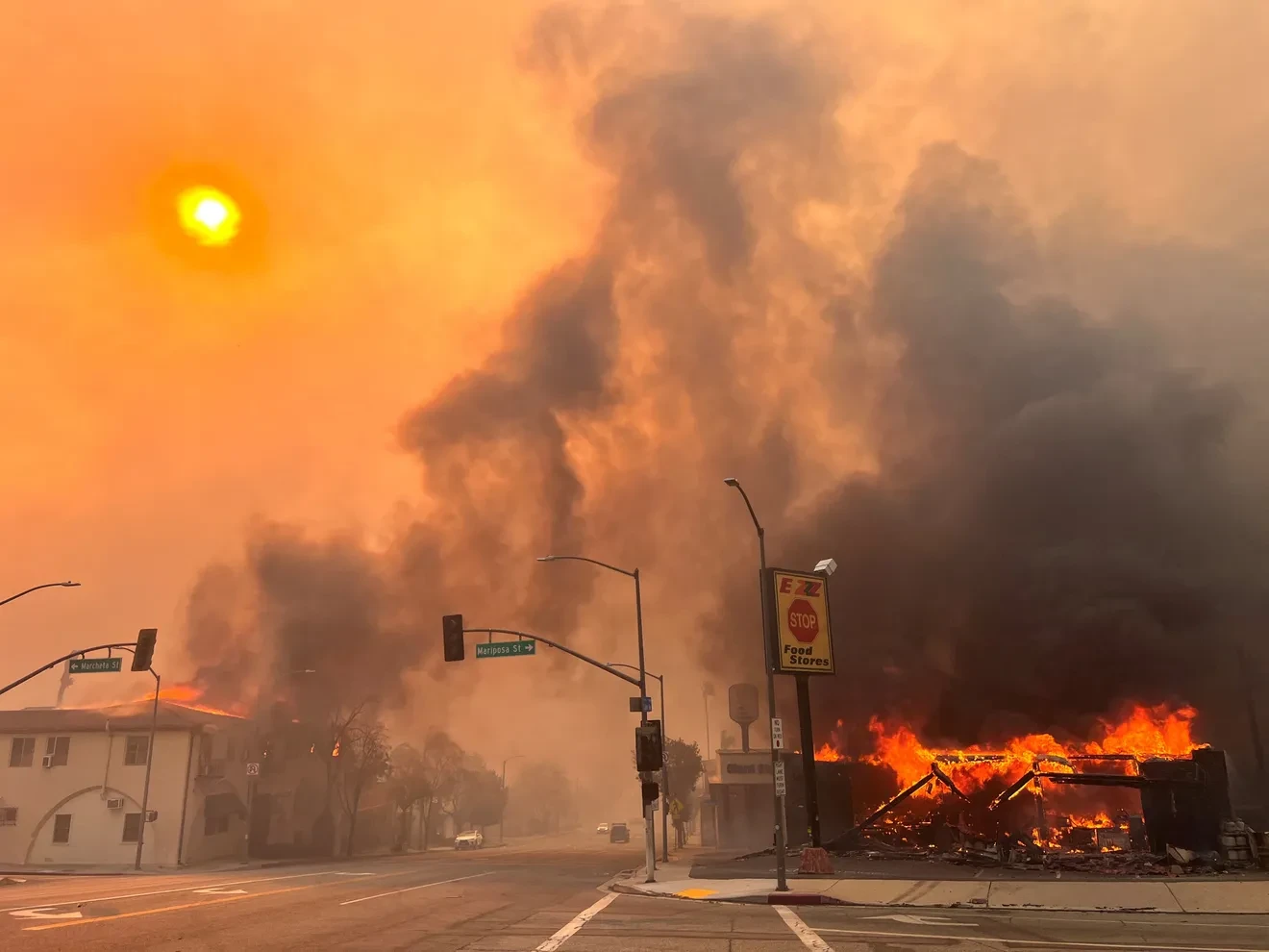 Cảnh hoang tàn ở Altadena, California, Mỹ.