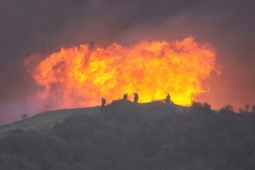 Thế giới - Diễn biến mới cháy rừng như tận thế ở California, ông Trump nổi giận