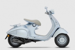 Vespa 946 phiên bản  " bạch xà "  giới hạn 888 chiếc, được bán tại Việt Nam