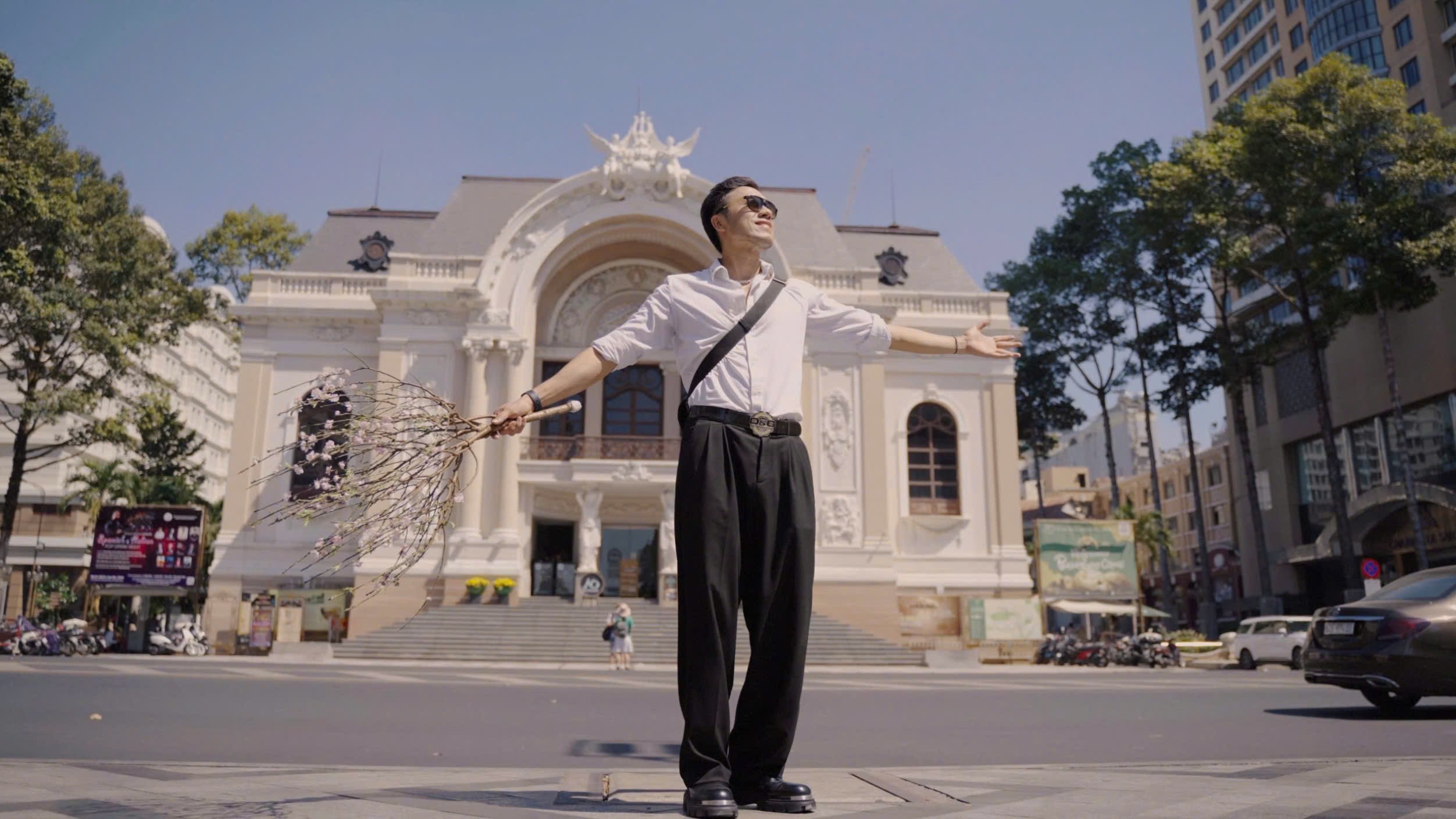 Dương Quốc Hưng rủ người thân quay MV Tết - 3