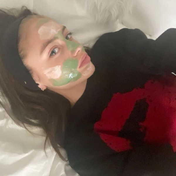 Leni Klum thường xuyên đắp mặt nạ bằng bã trà xanh.