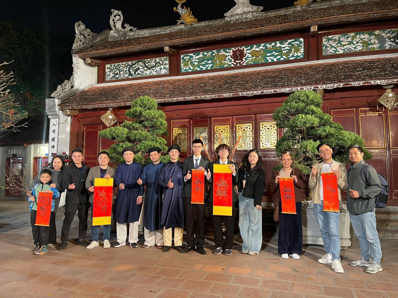 Thanh Phong Bùi Khắc Sáng: “Thư pháp Việt ngày càng được giới trẻ quan tâm” - 2