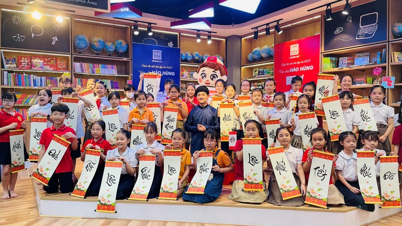 Thanh Phong Bùi Khắc Sáng: “Thư pháp Việt ngày càng được giới trẻ quan tâm” - 5