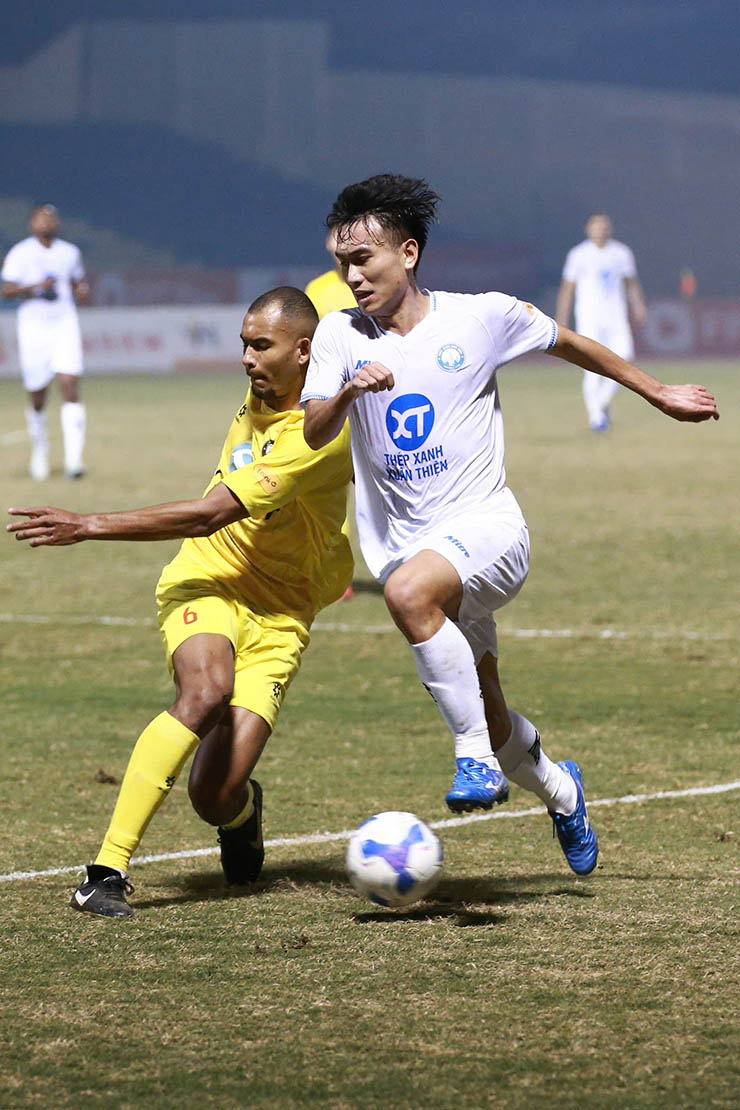 Trực tiếp bóng đá Thanh Hóa - Nam Định: Doãn Ngọc Tân suýt trở thành người hùng (Hết giờ) - 10