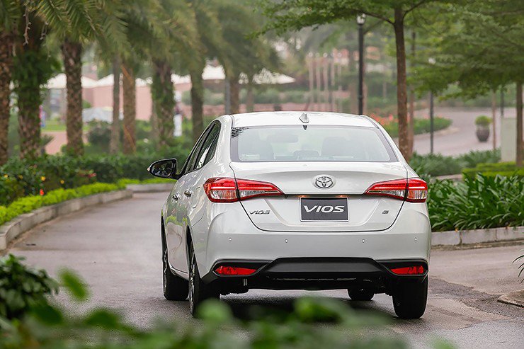 Honda City và các đối thủ: Thiết kế nào vừa lòng người Việt nhất? - 3