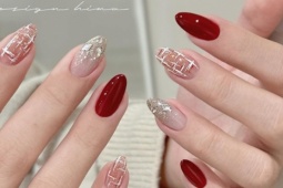 Gợi ý mẫu nails đỏ đón Tết cho cả năm may mắn