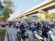 Tin tức trong ngày - Đi 65km từ quê lên Hà Nội bằng thời gian di chuyển 2km khi ùn tắc