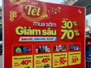 Thị trường - Tiêu dùng - Loạt siêu thị điện máy giảm giá hơn 70% dịp cuối năm, tivi chỉ còn từ 2,5 triệu đồng