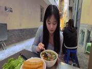 Ẩm thực - Tiếp viên Nhật Bản thử một món ở Hà Nội, ban đầu lo ngại, sau nức nở khen ngon