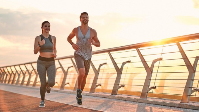 Tập cardio buổi sáng giúp đốt cháy mỡ bụng hiệu quả.