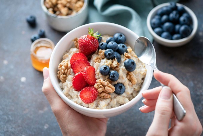 Ăn sáng giàu protein giúp tăng cảm giác no, hỗ trợ giảm cân hiệu quả.