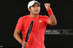 Tay vợt gốc Việt Learner Tien lập kỷ lục 35 năm khi hạ Medvedev ở Australian Open