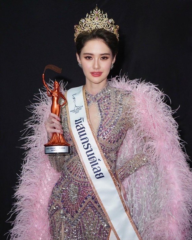 Lily Aditya đăng quang Miss Grand Loei 2025.