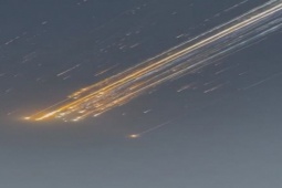 Phản ứng của tỷ phú Elon Musk khi tàu Starship phát nổ tạo ra vô số mảnh vỡ rực sáng bầu trời