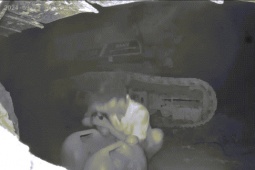 Tin tức trong ngày - Bắt nhóm chuyên trộm xăng dầu các xe tải trên quốc lộ 1