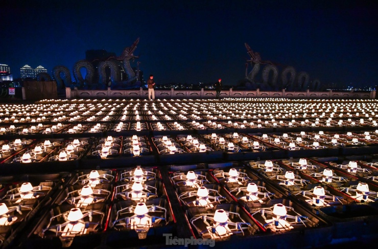 Cảnh tượng chưa từng có ở Hồ Tây - 3