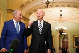 Tâm sự lần đầu giãi bày từ người đã khuyên ông Biden rút tranh cử