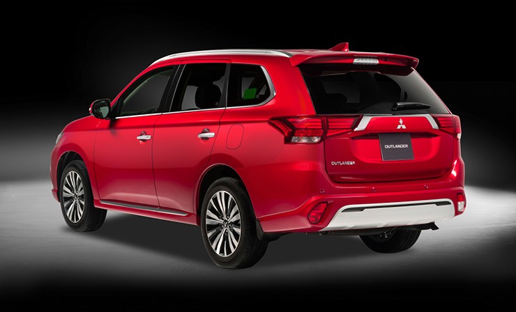 Giá xe Mitsubishi Outlander tháng 1/2025, hỗ trợ 50% lệ phí trước bạ - 9