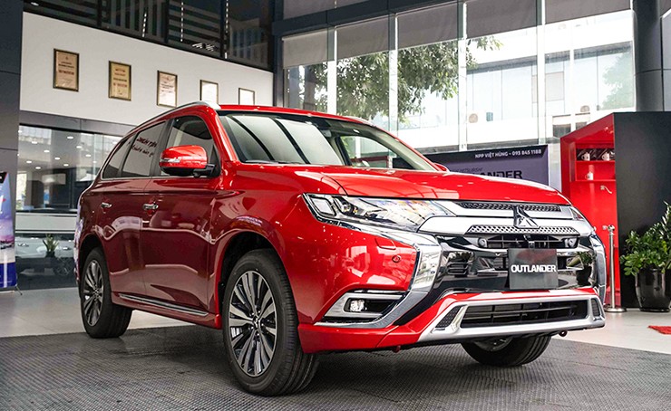 Giá xe Mitsubishi Outlander tháng 1/2025, hỗ trợ 50% lệ phí trước bạ - 3