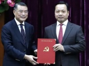 Tin tức trong ngày - Thứ trưởng Tư pháp làm Bí thư tỉnh Vĩnh Long