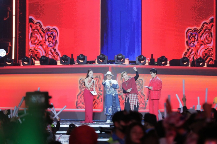 Chương trình Hòa nhạc ánh sáng - Chào năm mới 2025 có sự góp mặt của NSND Thanh Hoa, ca sĩ Hà Lê, Hoàng Hiệp, ca nương Kiều Anh, Mỹ Tâm, rapper Big Daddy, Emily…