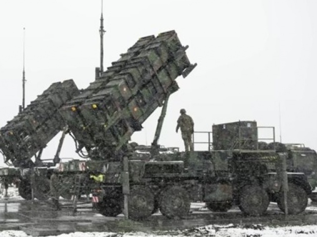 Ukraine tự chế tạo vũ khí phòng không "không kém gì Patriot"