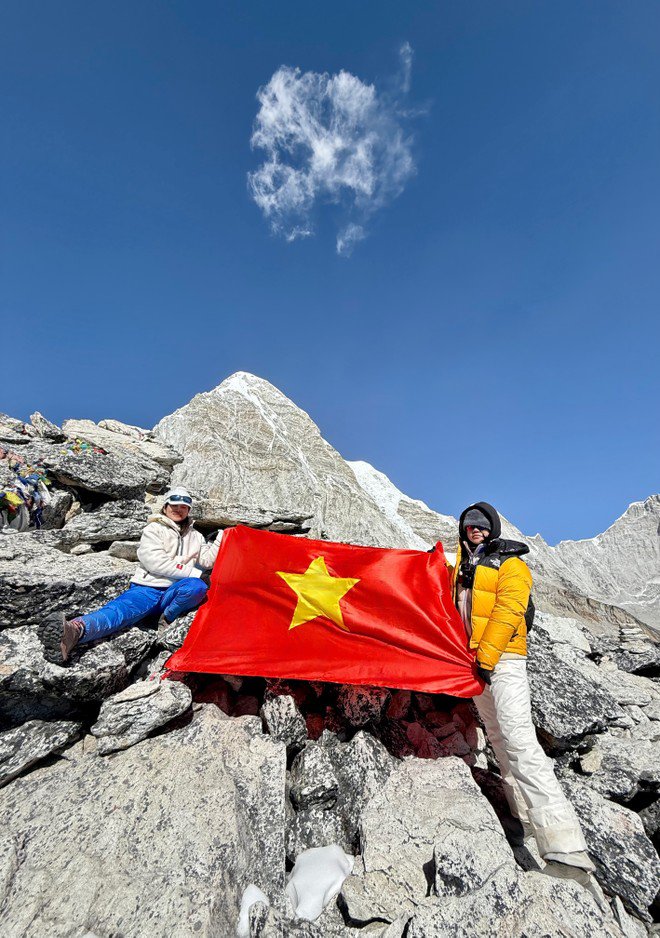 Nữ du khách Việt sinh năm 1991 vượt qua thử thách không tưởng ở độ cao 5.600m - 3