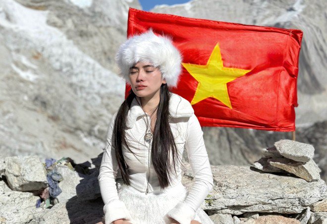 Nữ du khách Việt sinh năm 1991 vượt qua thử thách không tưởng ở độ cao 5.600m - 5