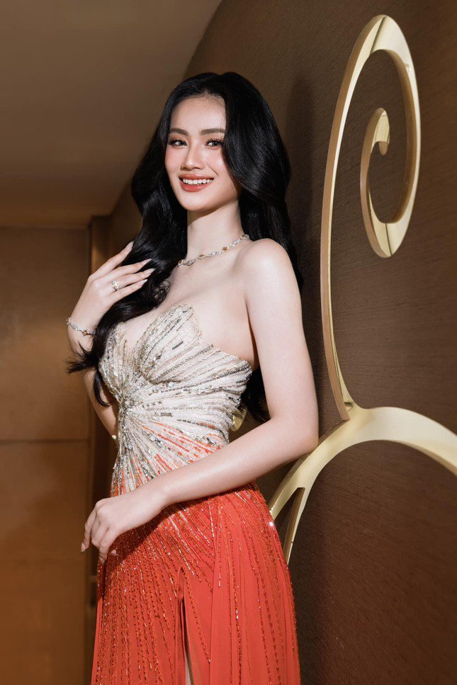 Hoa hậu Ý Nhi đang tích cực chuẩn bị cho Miss World 2025