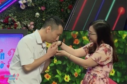 Vừa gặp gái trẻ kém 8 tuổi, thầy giáo U40 đã nôn nóng kết hôn