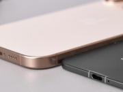 Thời trang Hi-tech - So kè chiếc smartphone màn hình gập mỏng nhất thế giới với iPhone