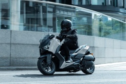 Yamaha giới thiệu loạt xe ga đầu bảng "đe dọa" PCX160, SH350