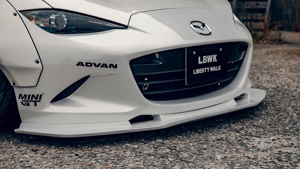 Ngắm xe Mazda MX-5 trong gói nâng cấp từ Liberty Walk - 5