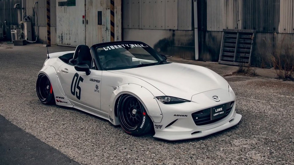 Ngắm xe Mazda MX-5 trong gói nâng cấp từ Liberty Walk - 1