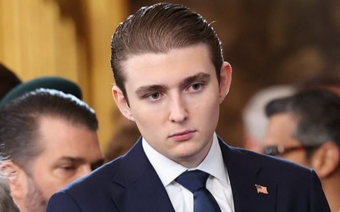 Barron Trump nói gì với ông Biden?