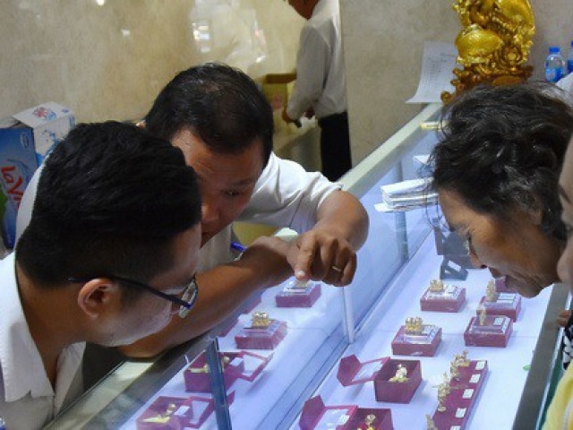 Kinh doanh - Giá vàng hôm nay, 23-1: Tăng tiếp