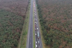 Tin tức trong ngày - Tai nạn liên tiếp, cao tốc từ TP HCM đi Phan Thiết ùn tắc 10 km