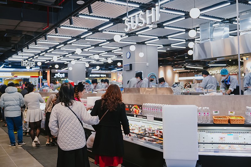 Khu ẩm thực tự chọn AEON Delica với nhiều món ăn bắt mắt cùng với giá cả hấp dẫn hợp lý, AEON Delica trở thành tâm điểm thu hút giới trẻ