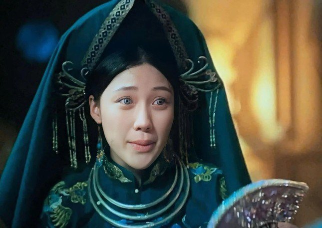 Uyển Ân trong 404 Chạy ngay đi.