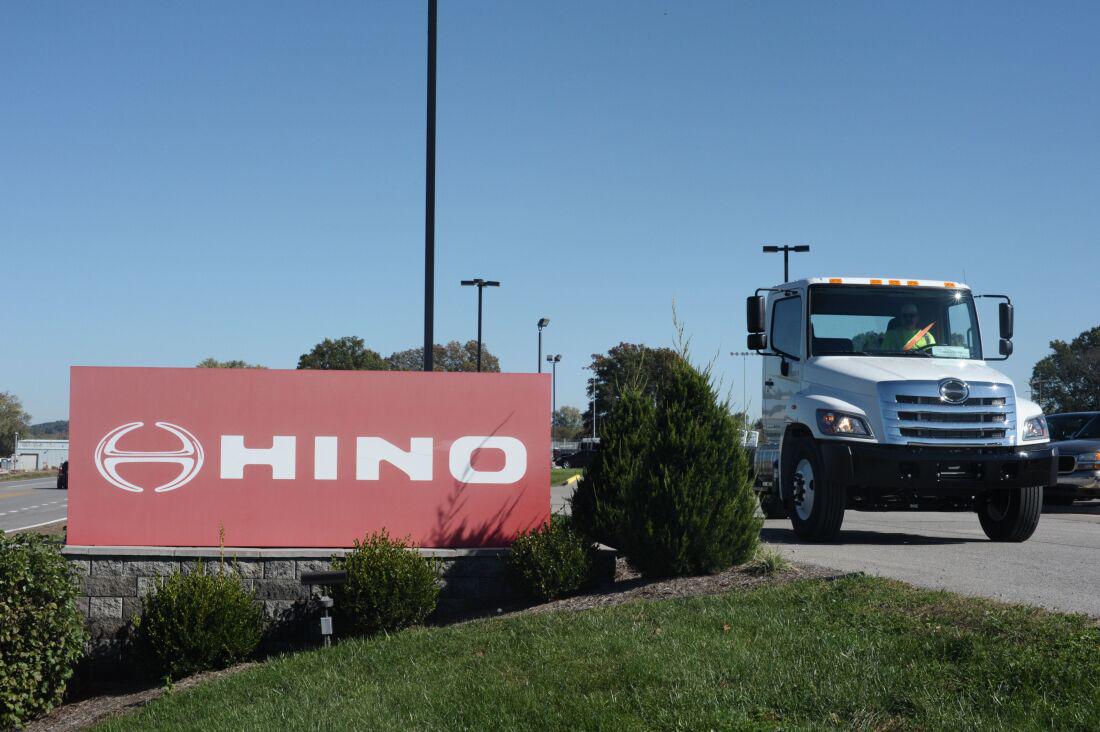 Hino dính án phạt 1,6 tỷ USD vì gian lận khí thải động cơ dầu - 2