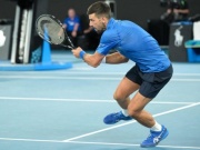 Thể thao - Sốc Djokovic đang đánh thì bỏ cuộc, "nhường" Zverev vé chung kết Australian Open
