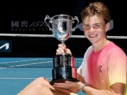 Thể thao - Nóng nhất thể thao tối 25/1: &quot;Tiểu Federer&quot; vô địch Australian Open trẻ