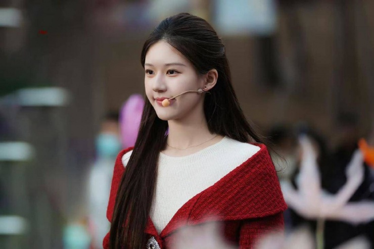 Triệu Lộ Tư lần đầu xuất hiện sau đột quỵ, ngoại hình có thay đổi, một ưu điểm vẫn "phát sáng" - 1