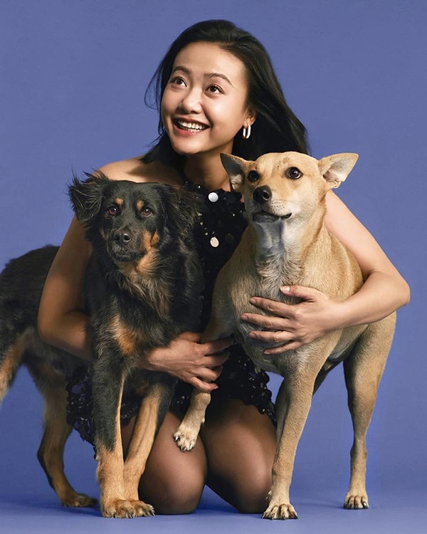 Song ở tuổi U50, Hồng Ánh thay đổi cách suy nghĩ, cô muốn tận hưởng cuộc sống nhiều hơn, trân trọng từng giây phút bên chồng và người thân.