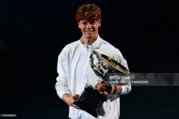 Sinner hé lộ bí quyết bảo vệ ngôi vương Australian Open, Zverev thất vọng